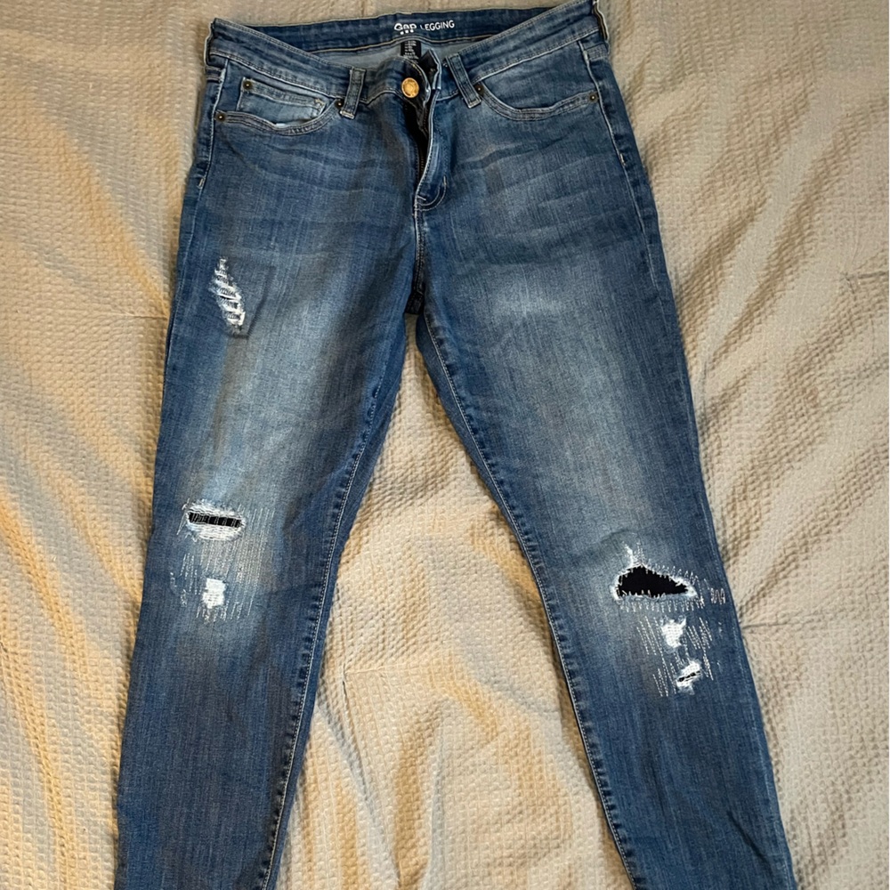 GAP women’s  Distressed Skinny Jeans - Blue